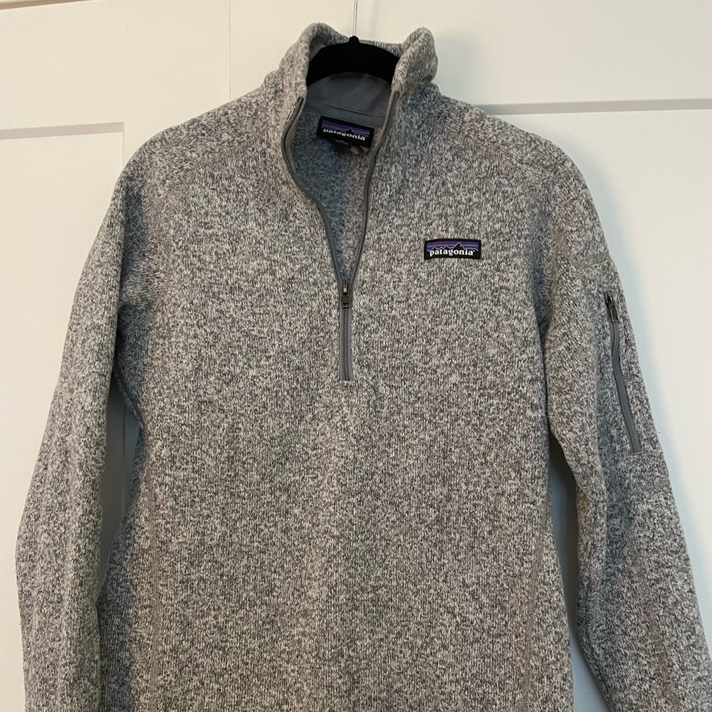 Patagonia quarter zip - gray